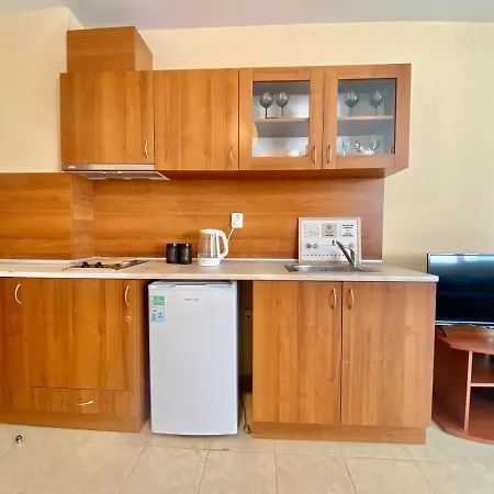 Karolina Hotel - Private Apartment - Sunny Beach شقة ساني بيتش