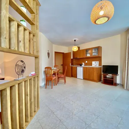 شقة Karolina Hotel - Private Apartment - Sunny Beach ساني بيتش