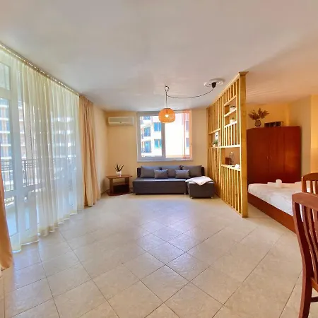 Karolina Hotel - Private Apartment - Sunny Beach شقة *