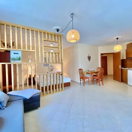 Karolina Hotel - Private Apartment - Sunny Beach شقة *